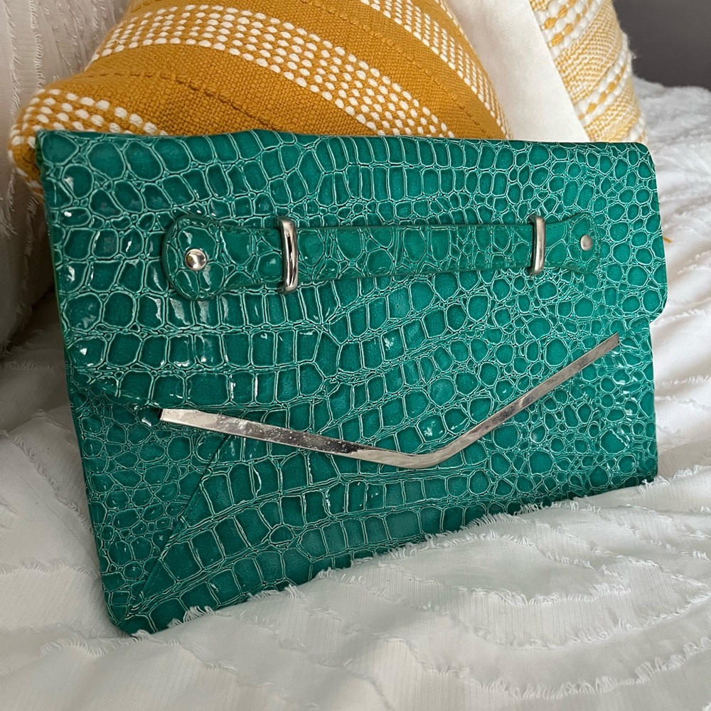 Envelope clutch